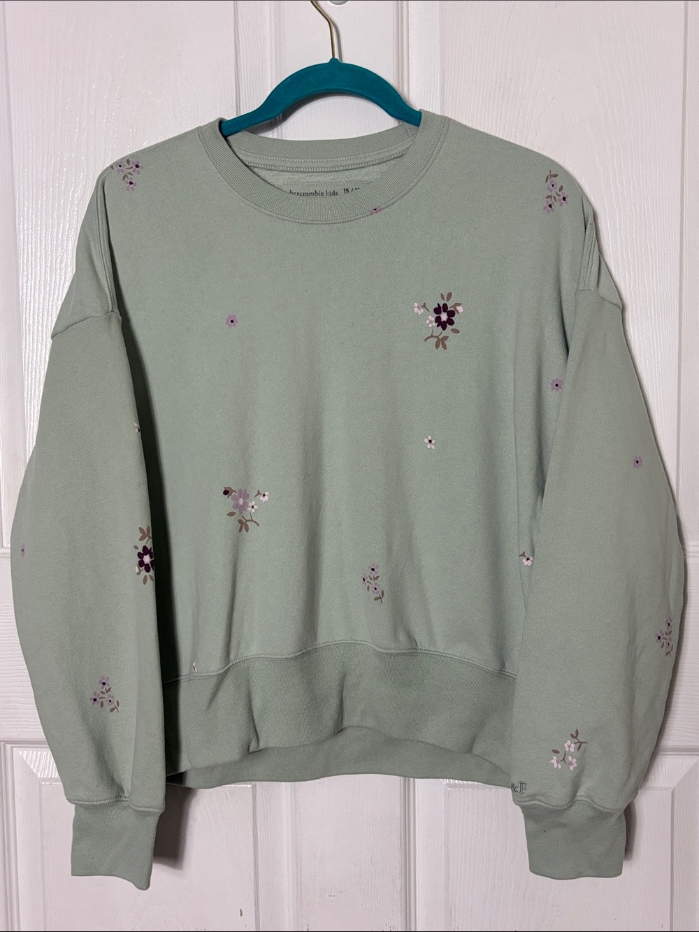 abercrombie kids Sage Green Floral Crewneck Sweatshirt size 15/16 soft warm